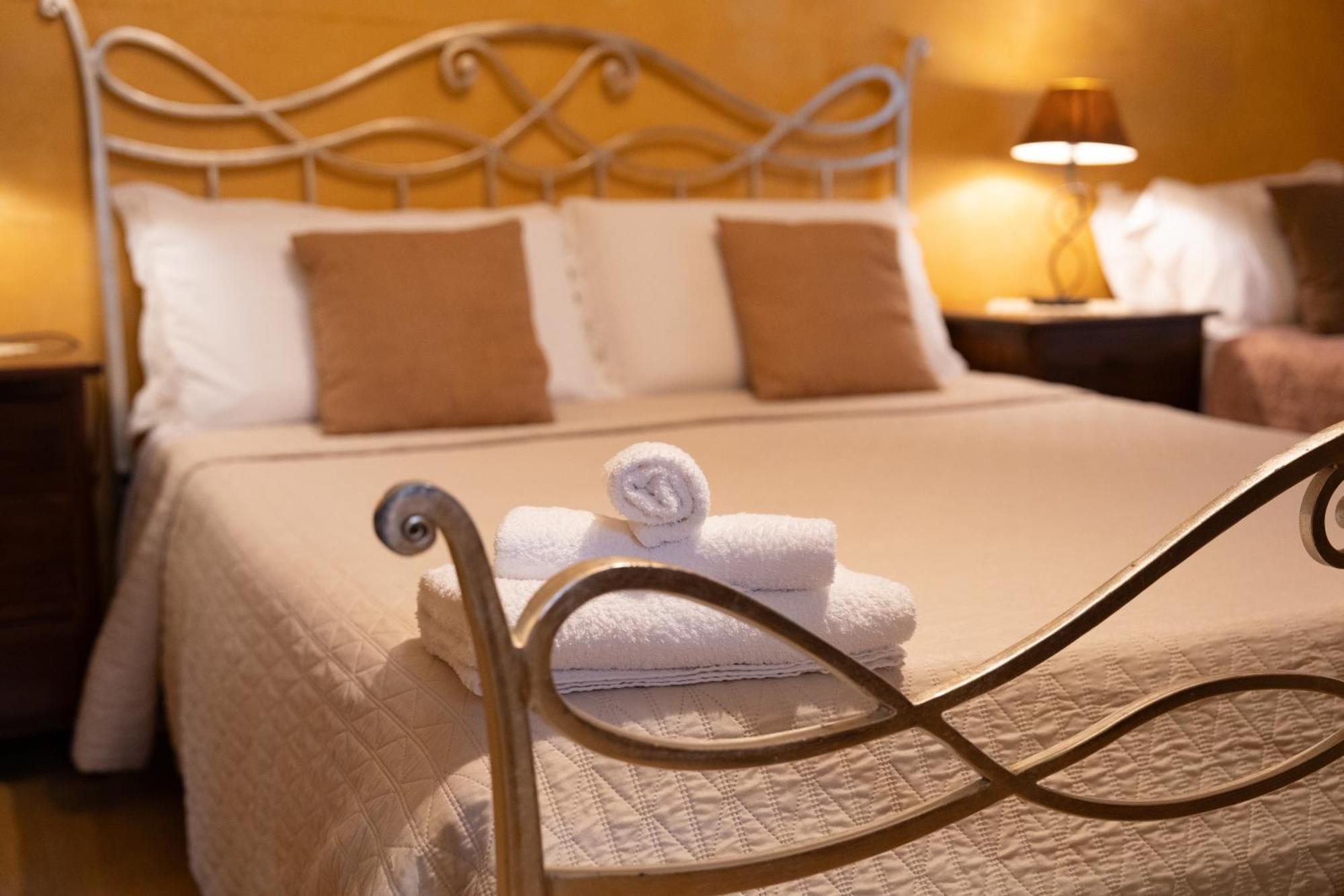 Residenza L'Antico Borgo Hotel Filadélfia Quarto foto
